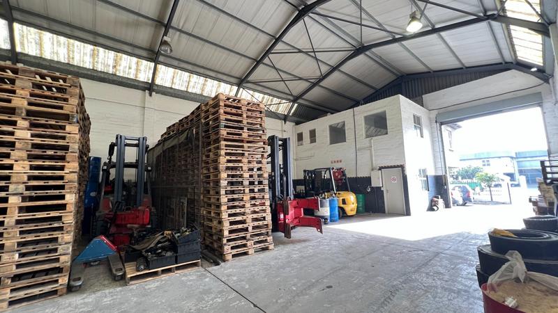 To Let commercial Property for Rent in Killarney Gardens Western Cape